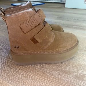 Ugg Neumel Platform Chukka Boot. Size 8. Like NEW!!!